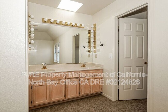 Building Photo - 1336 Jennings Park Way