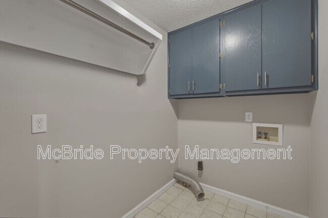 Building Photo - 342 Village Square Dr