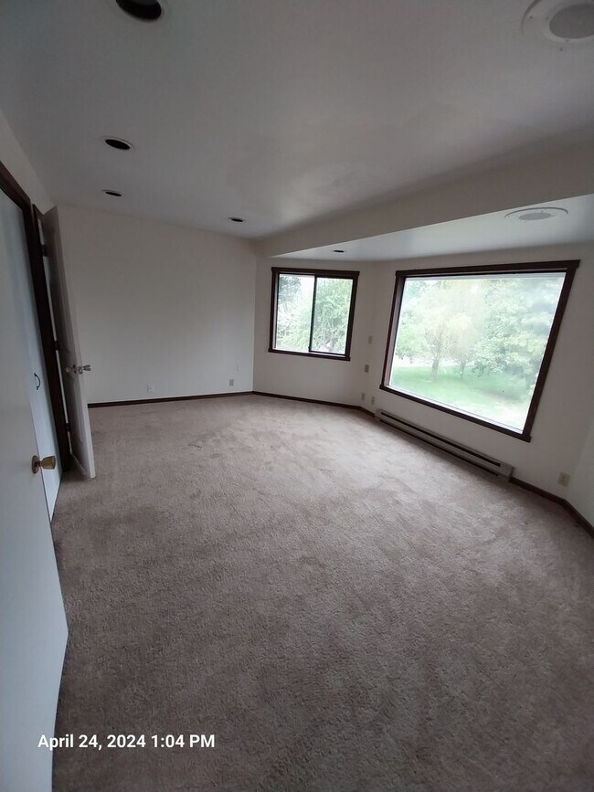 Building Photo - 19915 SW Muddy Valley Rd