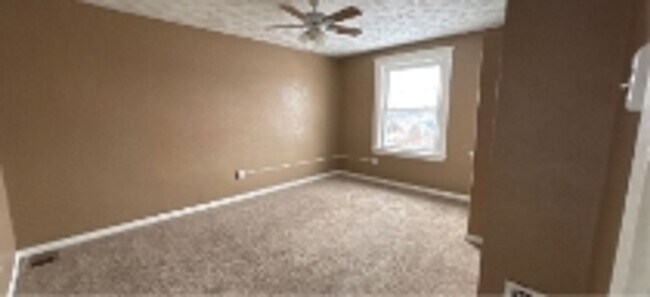 Building Photo - 3 bedroom/ 2 Bath home for RENT in 15211