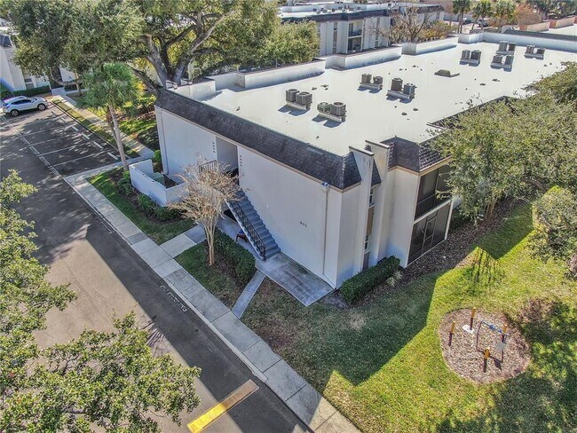 Building Photo - 801 Russell Ln