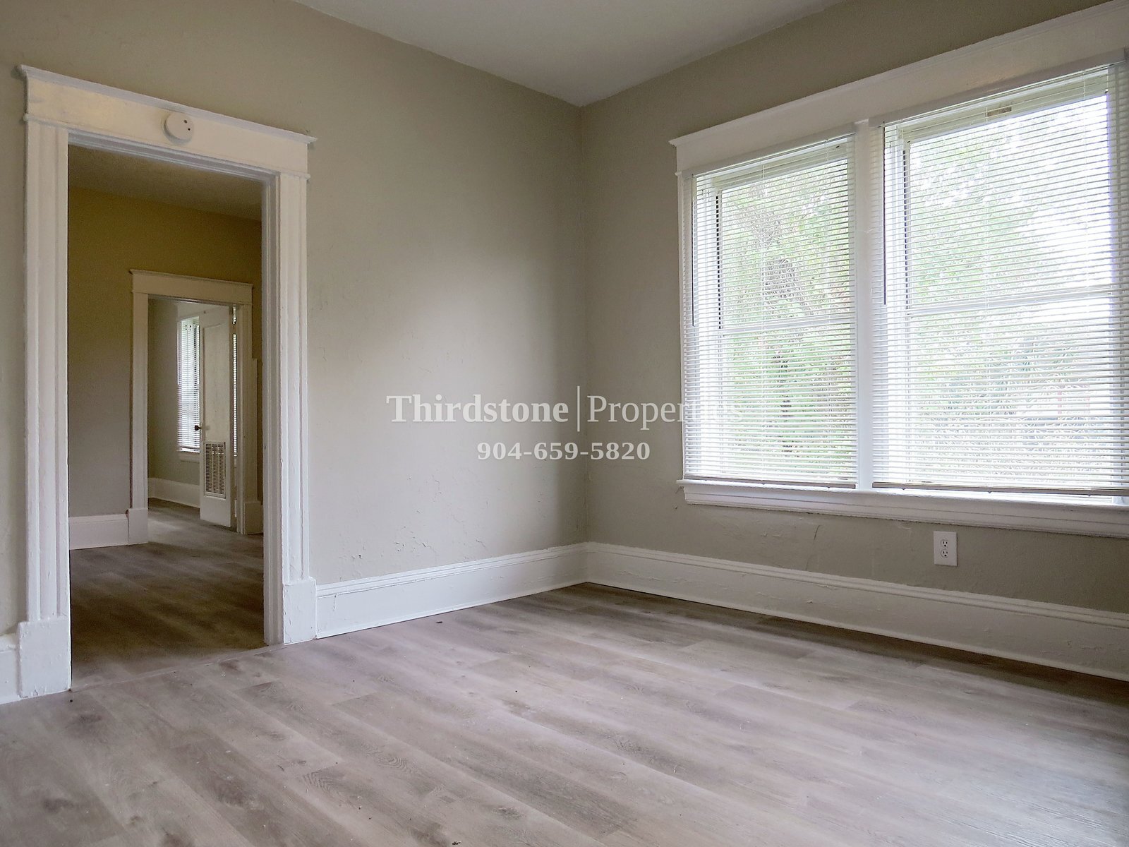 Building Photo - 3326 W 1st St