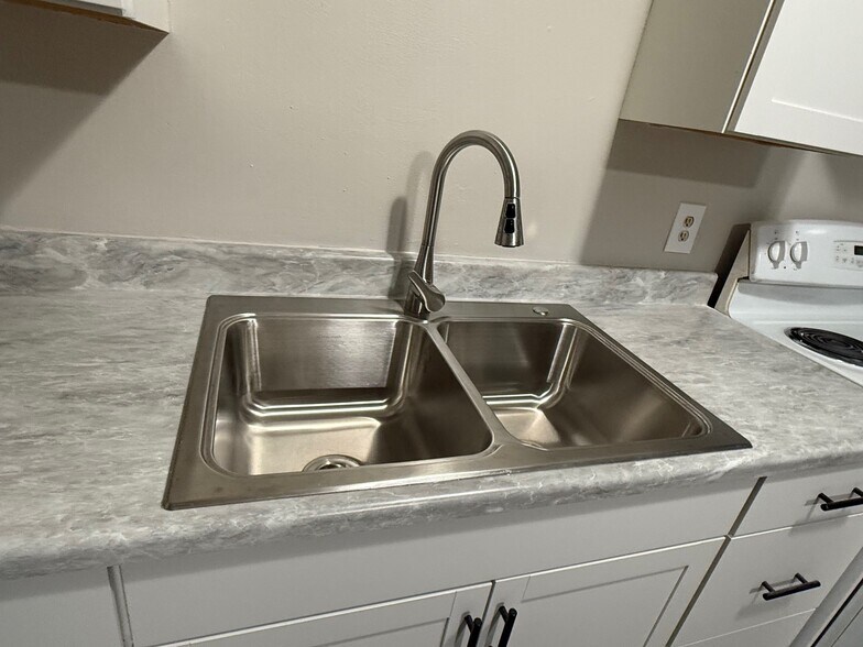 Building Photo - 1022 WV-34