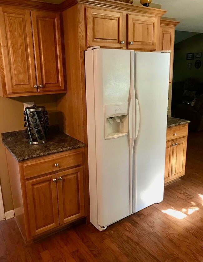 Building Photo - 3 Bed 2 Bath House