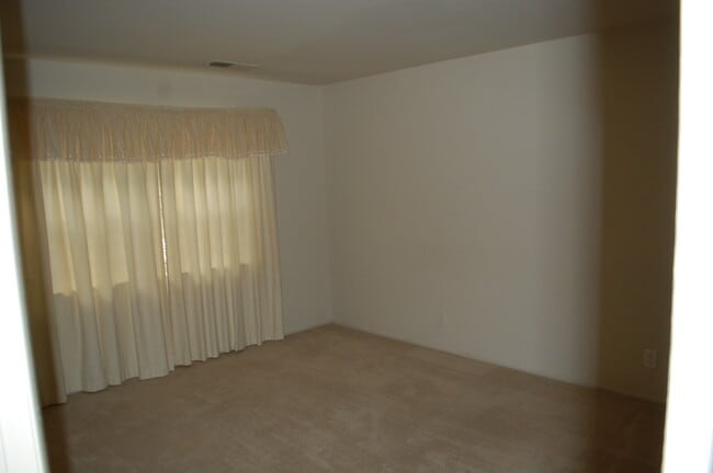 Building Photo - 110 Seevue Ct