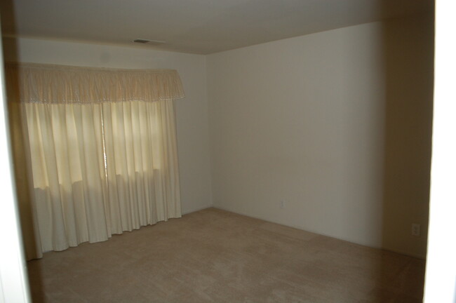 Building Photo - BEL AIR - HICKORY HILLS CONDO