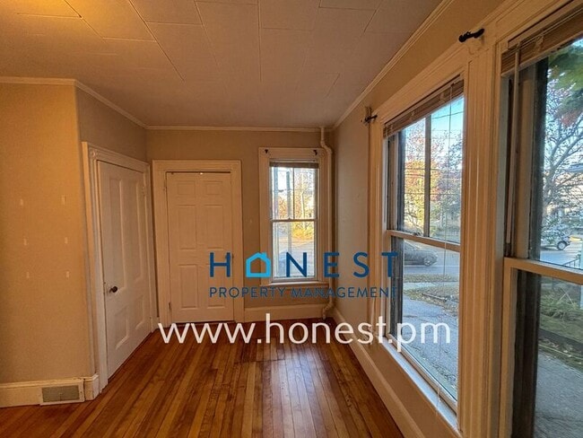 Building Photo - 103 Rackleff St