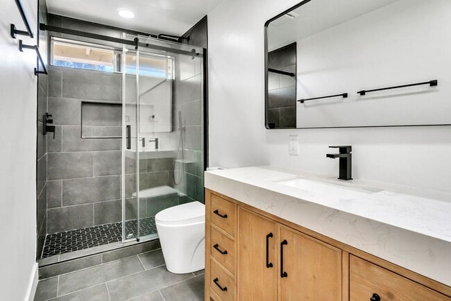 Building Photo - Beautiful single family home in Rancho Penasquitos! Available immediately!