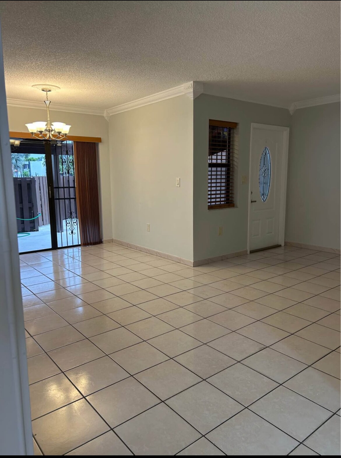 Living/Dining - 495 W Park Dr