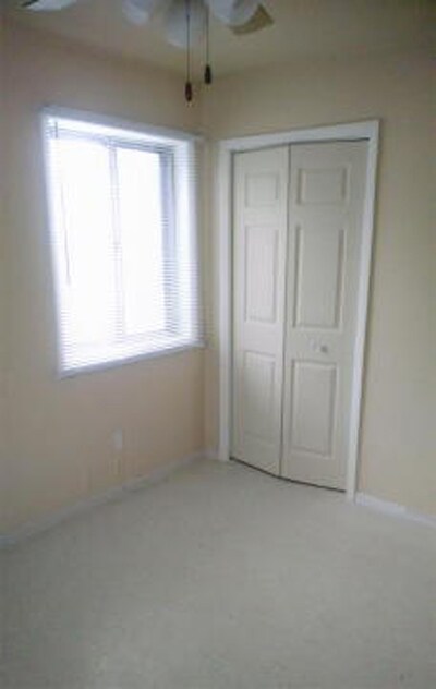 Building Photo - 5 Aztec Pl
