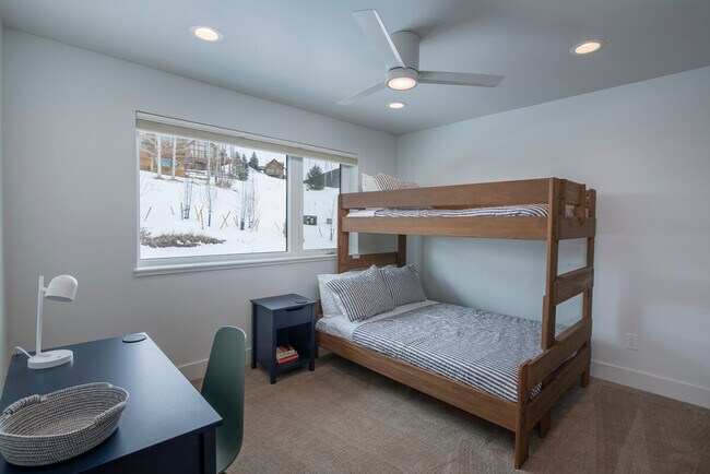 Building Photo - 85 Haverly St