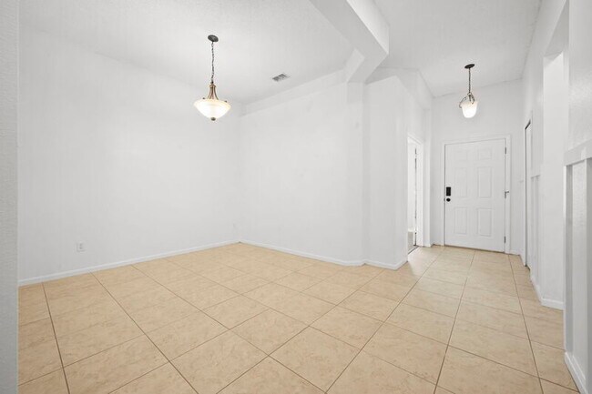 Building Photo - 843 Bonaparte Landing Ct