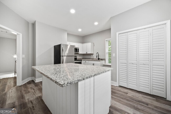 Building Photo - 1126 Briarcliff Pl NE