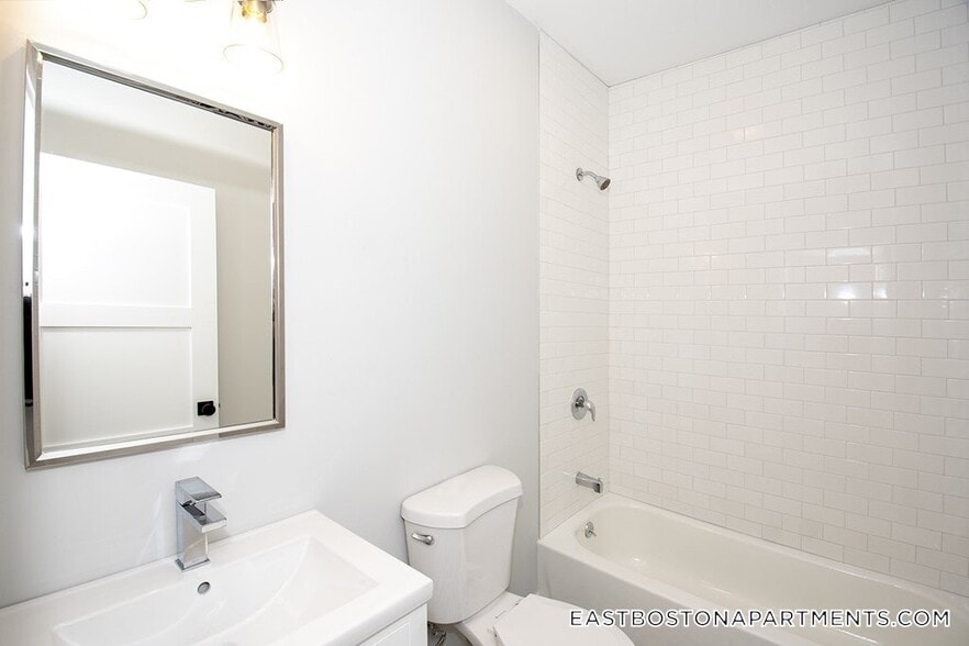 Building Photo - 58 Frankfort St