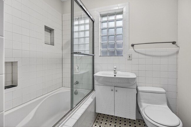 Building Photo - 7 Primus Ave