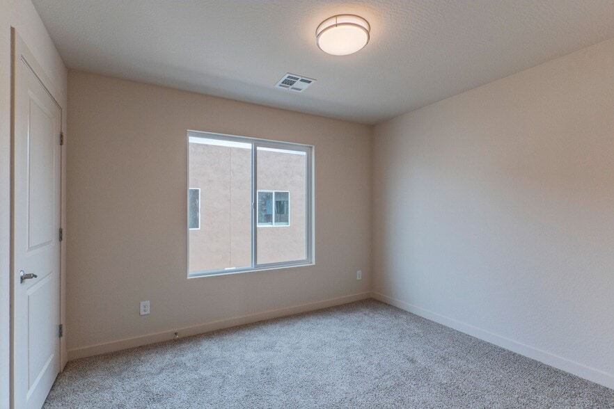 Building Photo - 4307 N 13th Pl