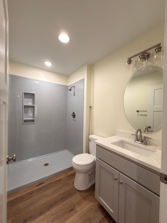 Building Photo - 3032-MF3-E4
