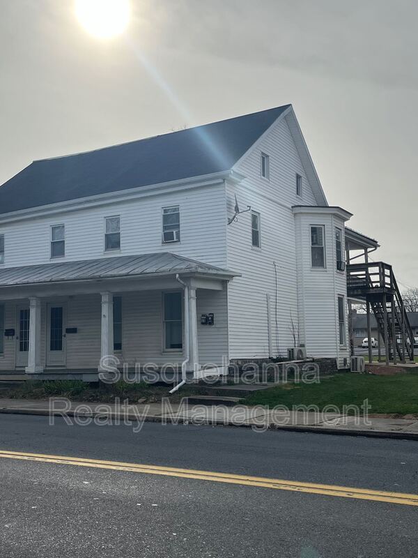 Building Photo - 520 W Main St