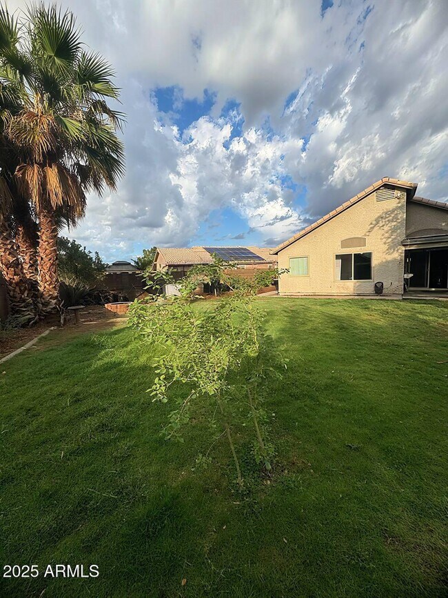 Building Photo - 8461 W Audrey Ln