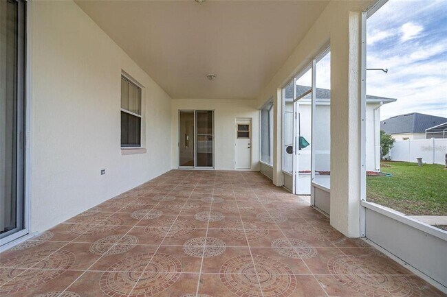 Building Photo - 411 Tamarind Parke Ln