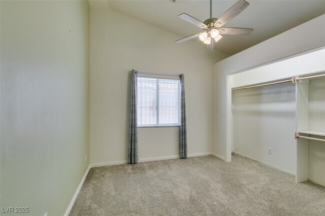 Building Photo - 420 Aloha Dr