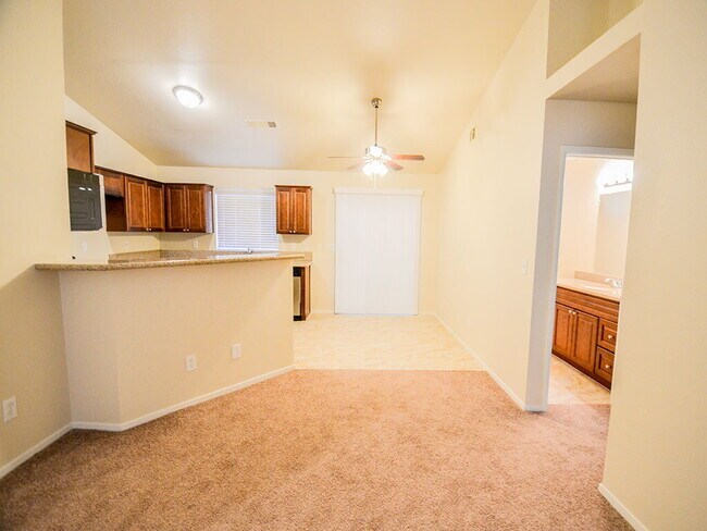 Building Photo - 3825 Gulliver St