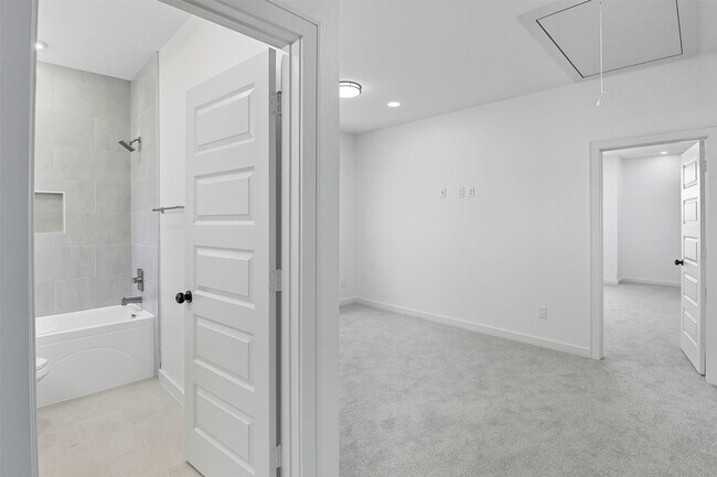 Building Photo - 2927 El Fenice Ln