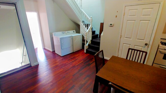 Building Photo - 2939 St Paul St