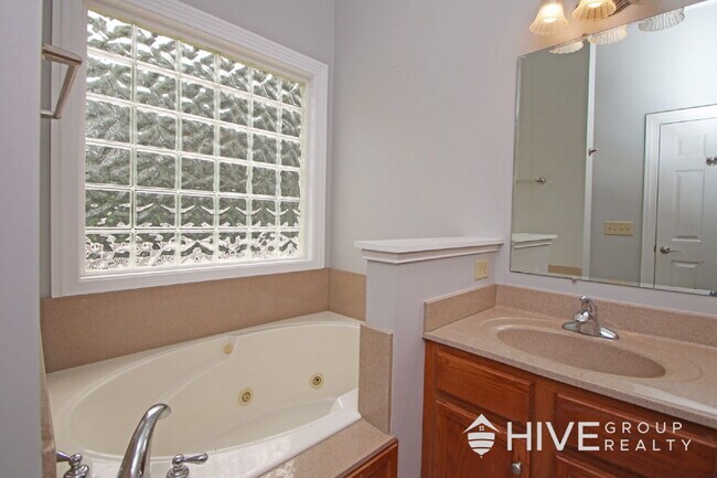 Building Photo - Golf Course Living with Spacious Comfort Inside & Out!