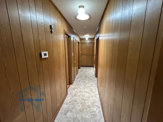 Building Photo - 104 Pinewood Ct