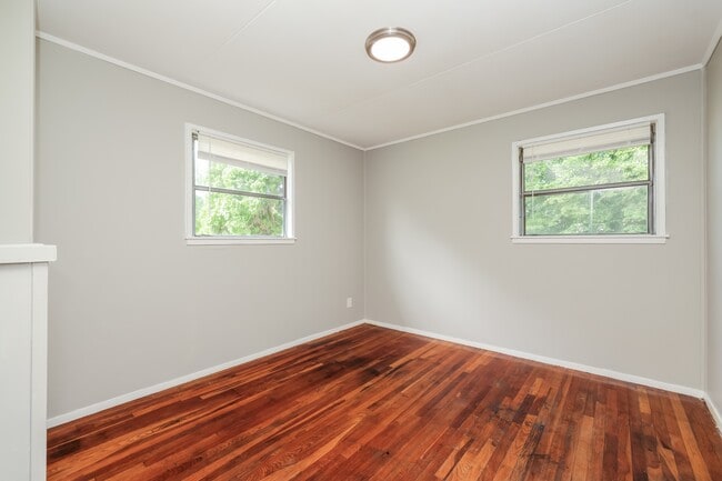 Building Photo - 5301 Woodbine Ave
