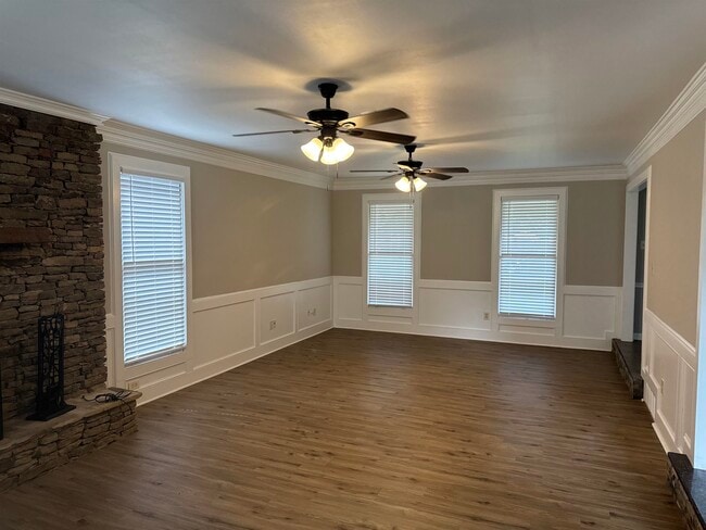 Building Photo - 339 Oakleigh Dr