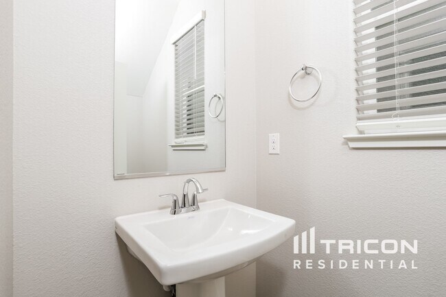 Building Photo - 2646 Miller Run Ln