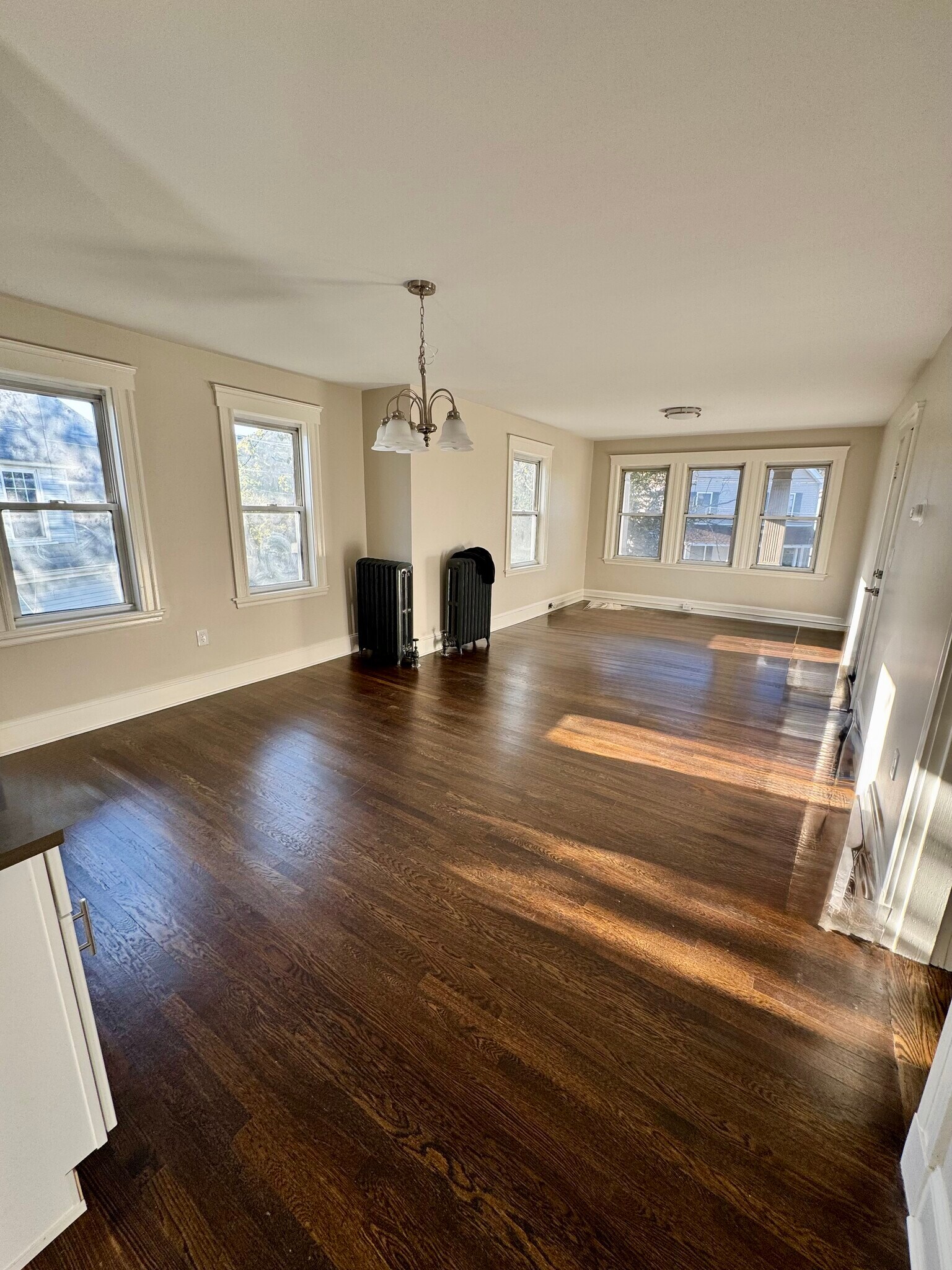 Building Photo - 146 Avon St