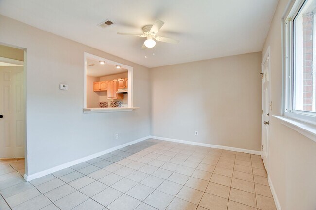 Building Photo - 511 Stafford St