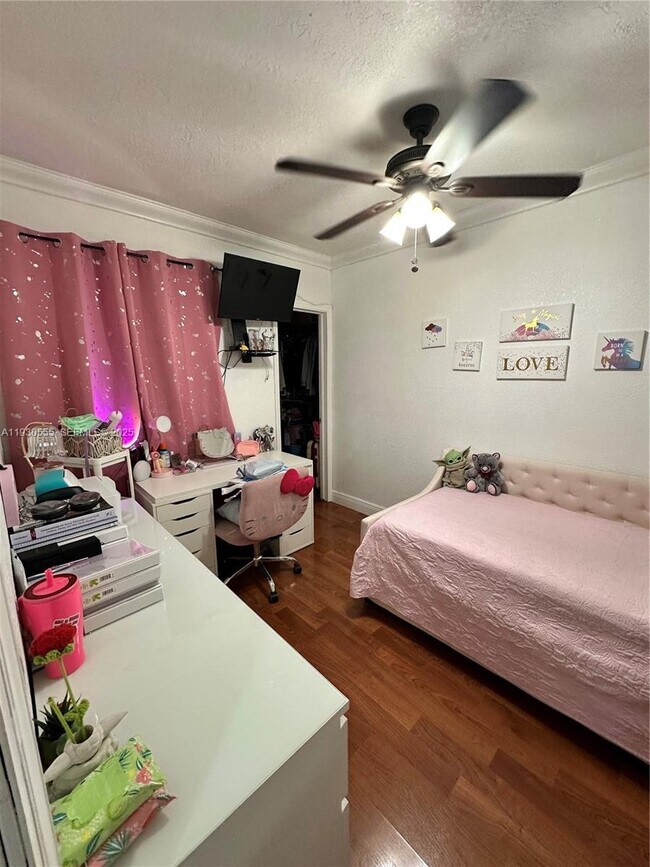 Building Photo - 5010 E 1st Ave