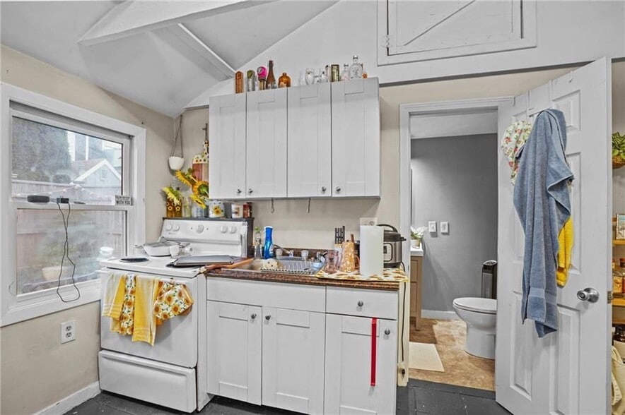 Building Photo - 12 Hammond St