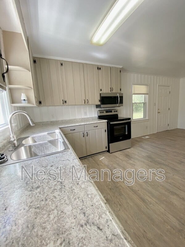 Building Photo - 3808 Hartwell Rd