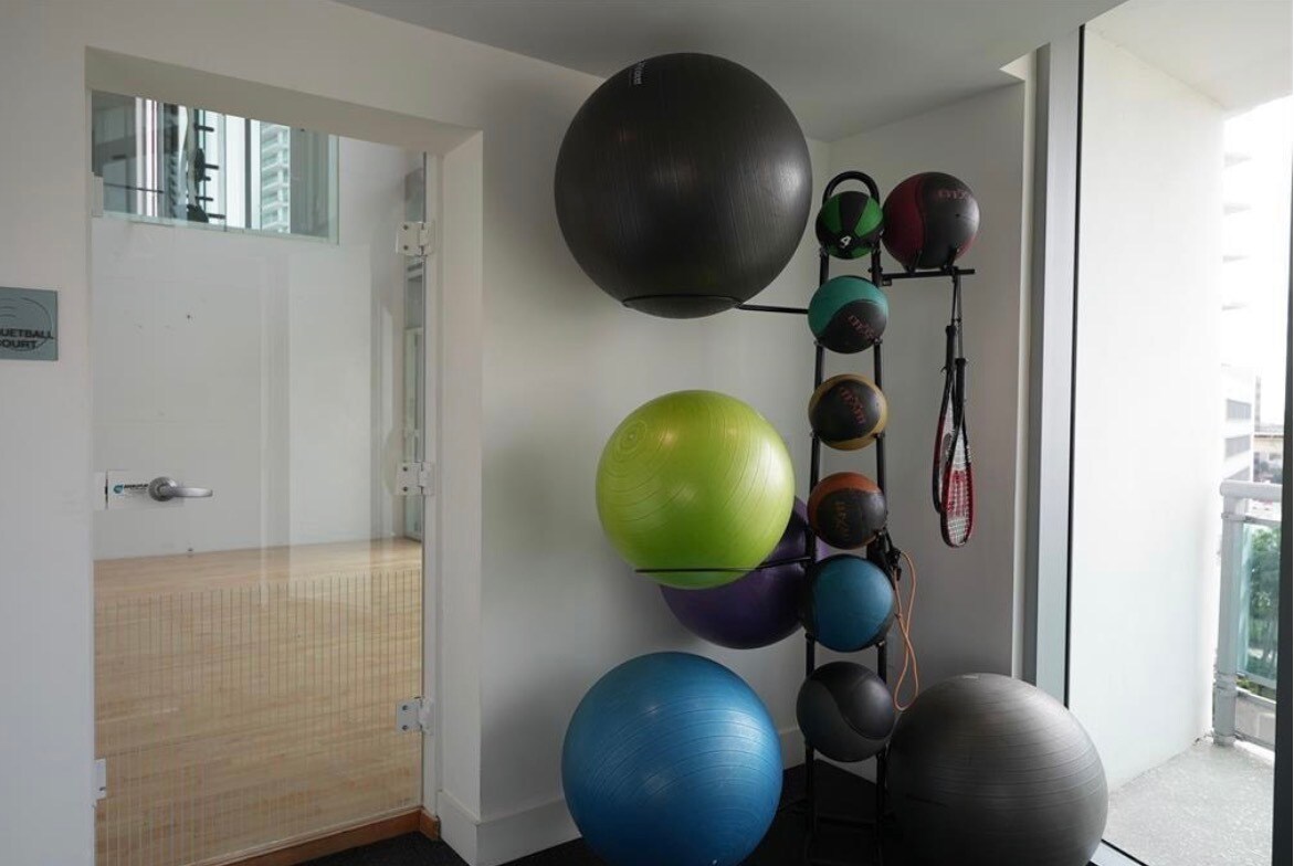 Building Photo - 350 S Miami Ave