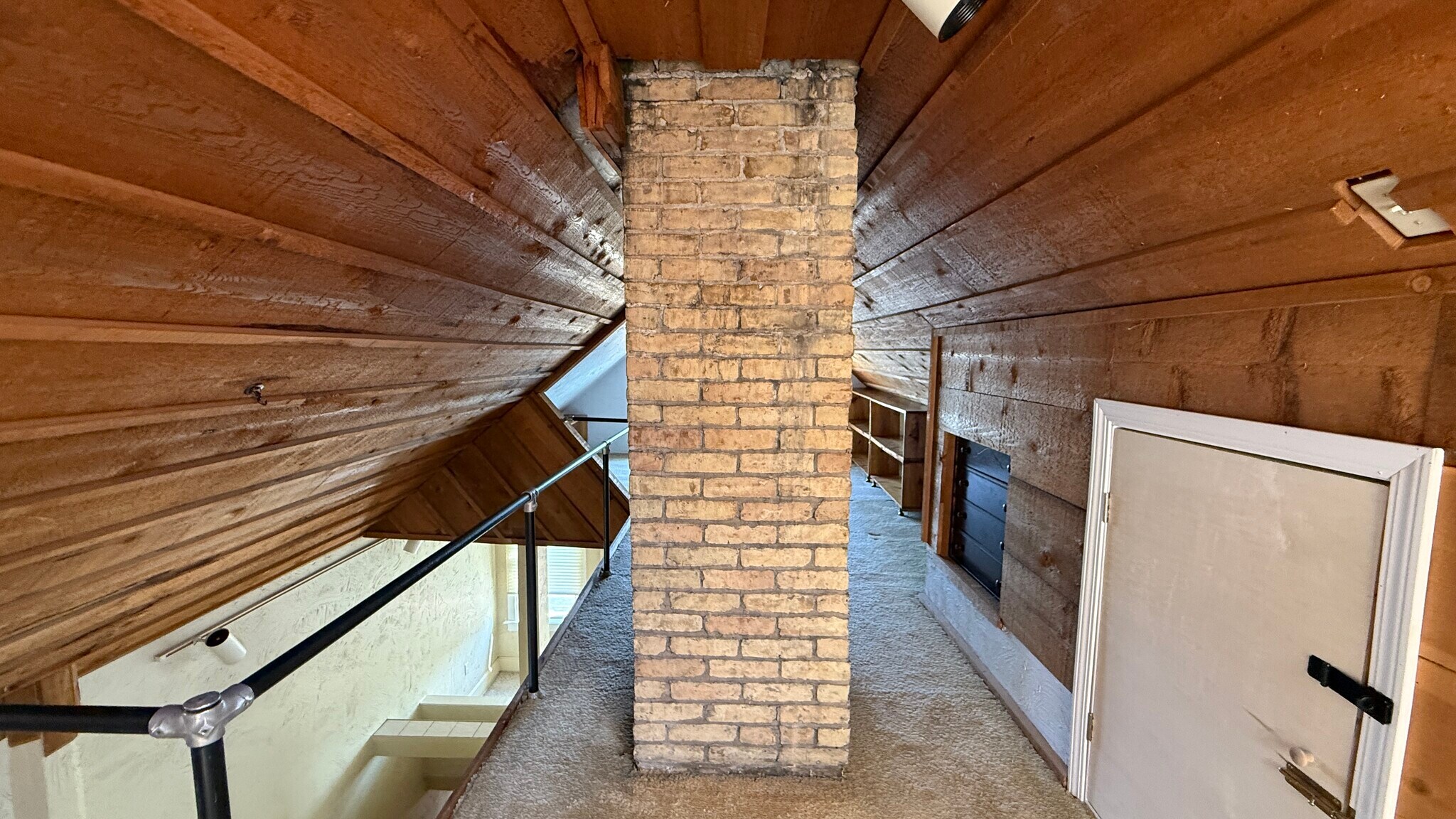 Loft 2 - 528 E Glover Ave