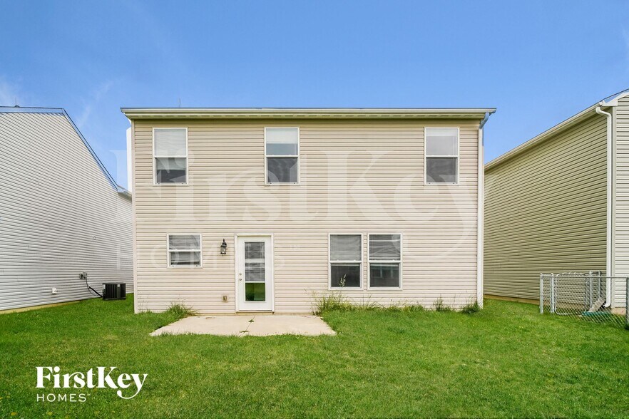 Building Photo - 8123 Fisher Bend Dr