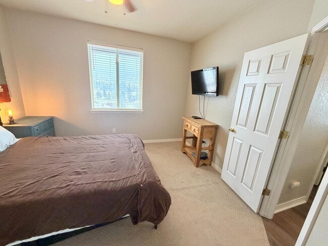 Building Photo - 104 Deer Trail Dr