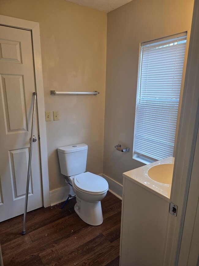 Building Photo - Recently Remodeled 2-Bedroom, 2-Bathroom Home – $1,100/Month - Accepting Section 8