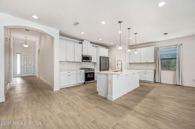 Building Photo - 8614 Catalissa Ave