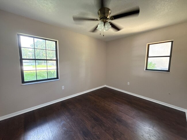 Building Photo - Section 8 Accepted on This home! TEMPROARY...