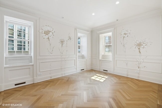 Building Photo - 2700 N Lakeview Ave