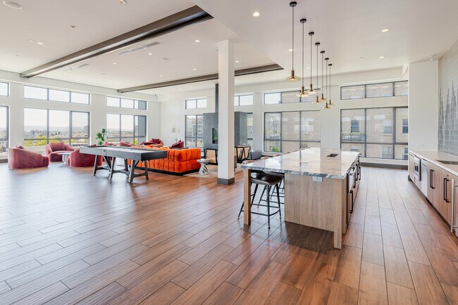 Building Photo - 238 13th St