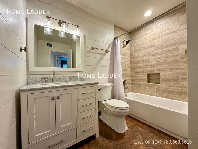 Building Photo - 8323 E Sells Dr