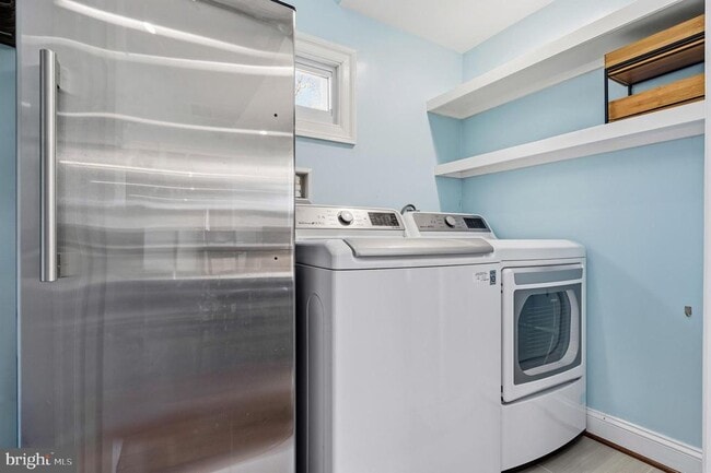 Building Photo - 4016 Hirst Dr