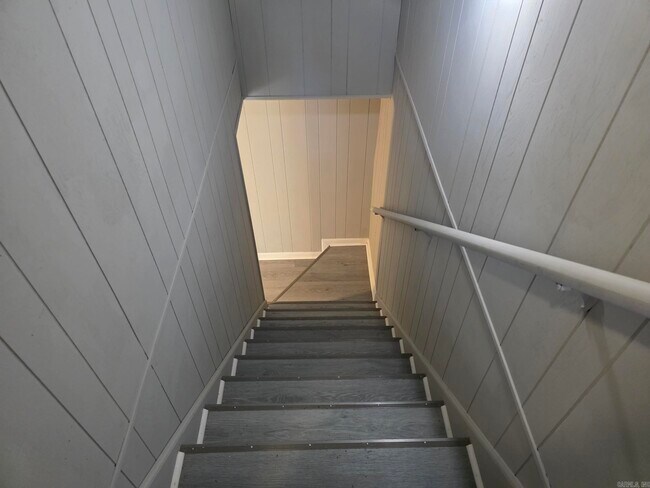 Building Photo - 216 Windhill Dr